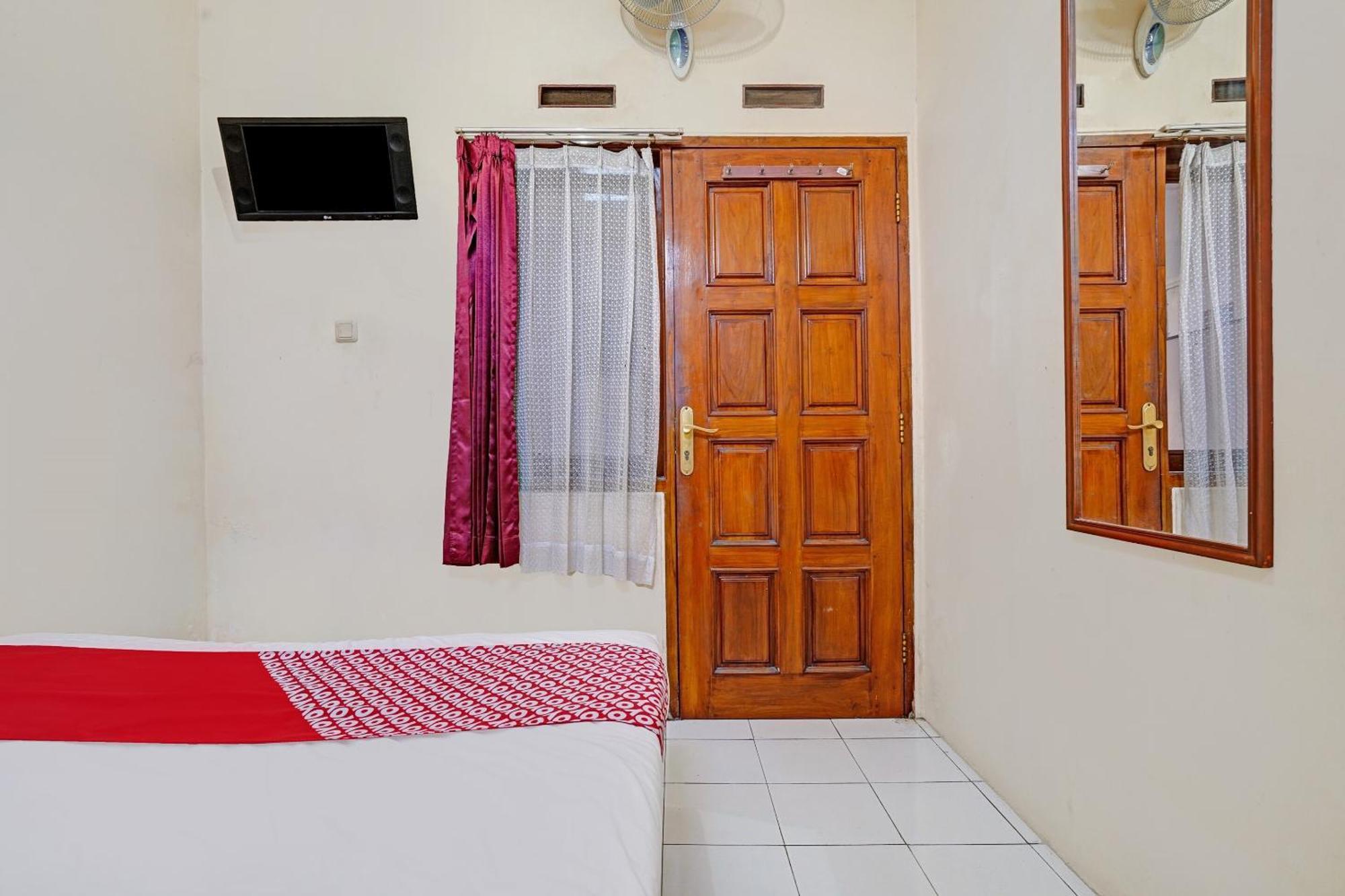 Oyo 90415 Havana Orange Hotel